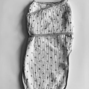 Aden and Anais easy swaddle